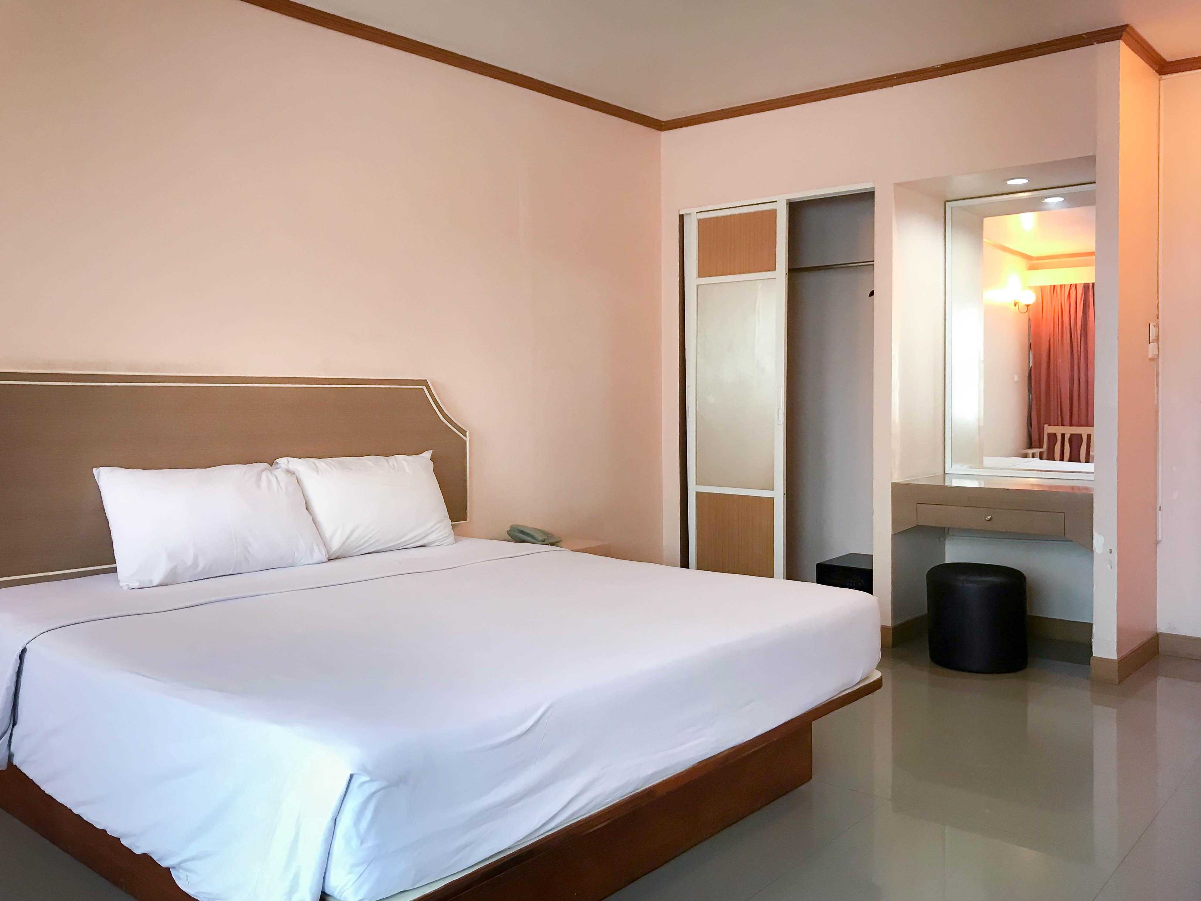 J Two S Pratunam Hotel Bangkok Exteriör bild