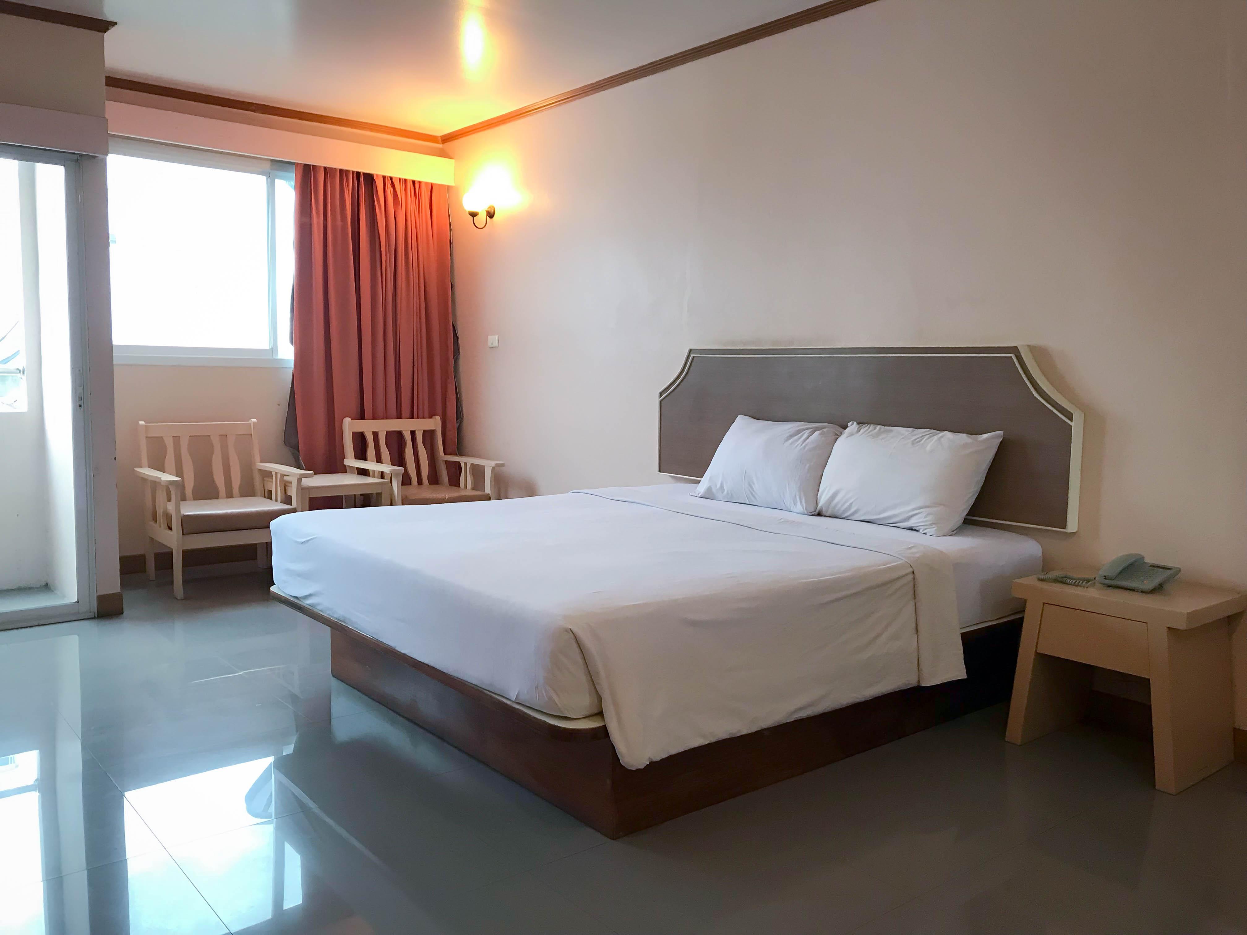 J Two S Pratunam Hotel Bangkok Exteriör bild