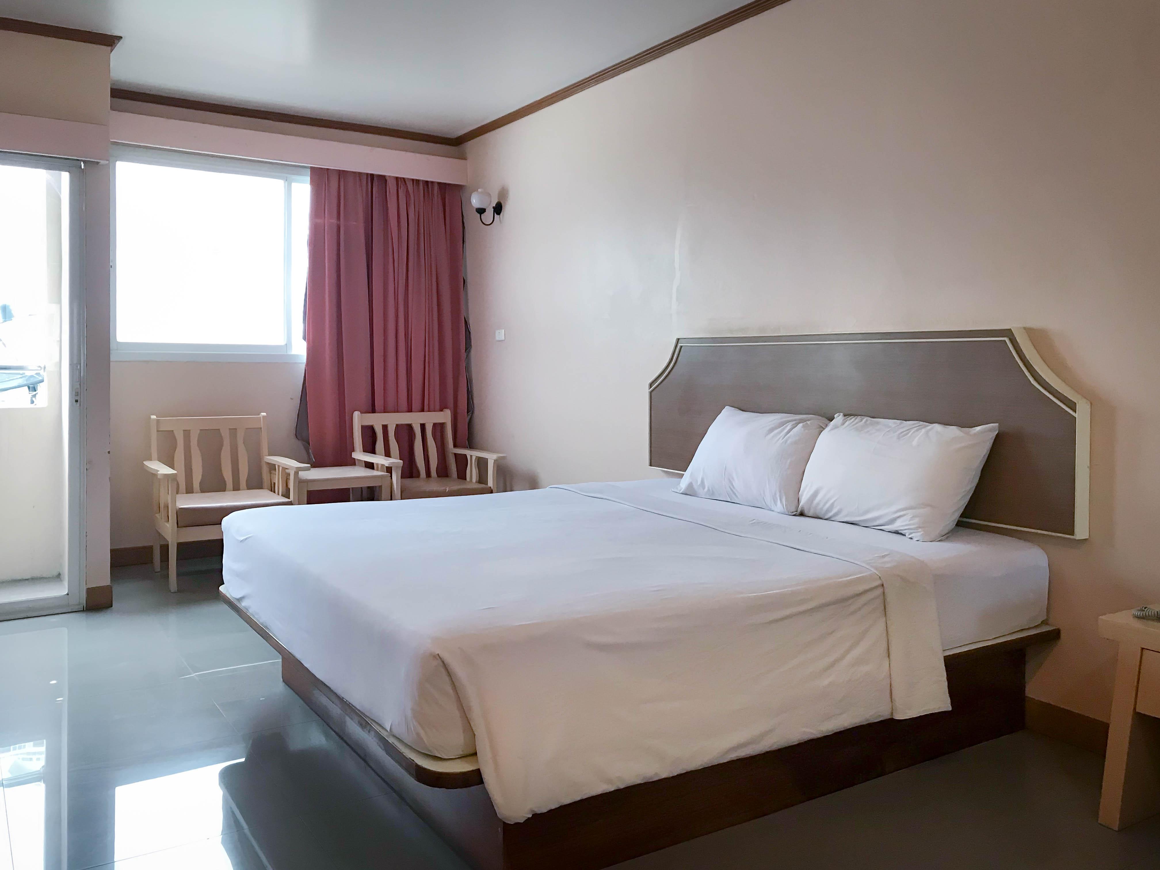 J Two S Pratunam Hotel Bangkok Exteriör bild