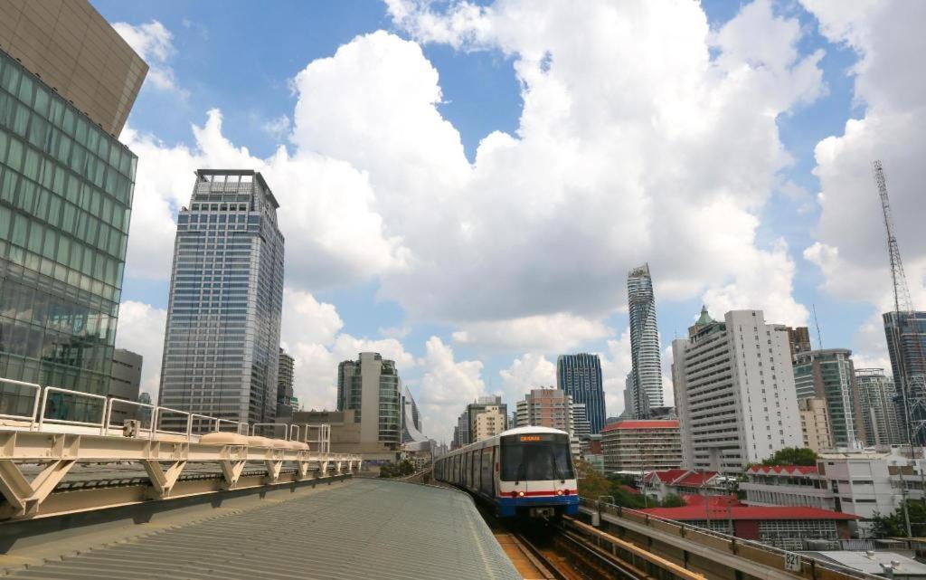 J Two S Pratunam Hotel Bangkok Exteriör bild