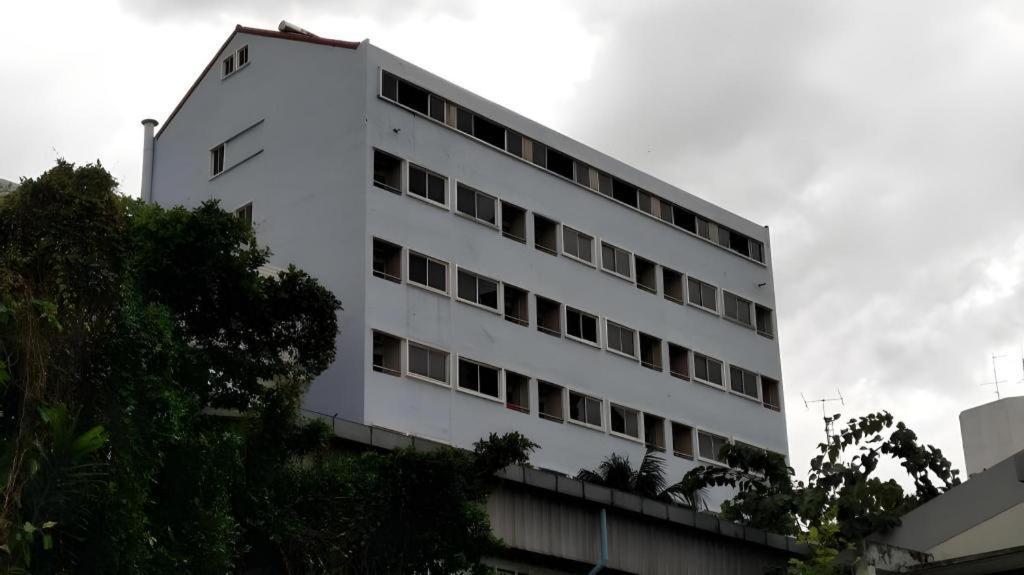 J Two S Pratunam Hotel Bangkok Exteriör bild